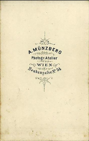 CDV Münzberg - Herrenportrait stehend - verso