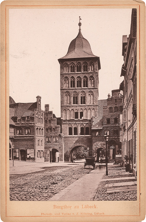 Lübeck Nöhring Kabinettfoto Blick aufs Burgtor