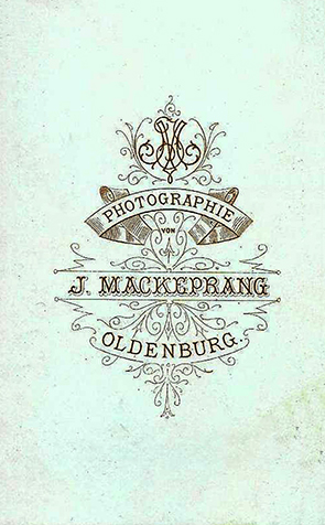 131701 - Oldenburg - CDV - Mackeprang - Frau, sitzend - verso